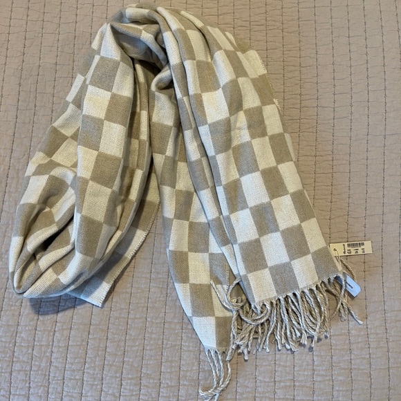 NWT! Sold out Madewell Check Cape Scarf- beautiful - Picture 5 of 5